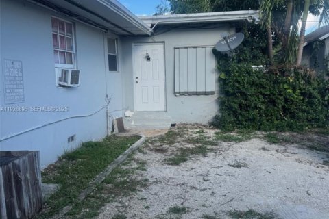 Propiedad comercial en venta en Hollywood, Florida № 1987322 - foto 5