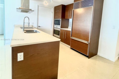 Condominio en alquiler en Miami, Florida, 2 dormitorios, 116.59 m2 № 2030936 - foto 8