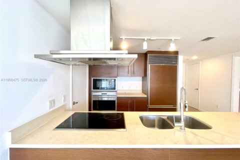 Condominio en alquiler en Miami, Florida, 2 dormitorios, 116.59 m2 № 2030936 - foto 7