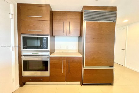 Condominio en alquiler en Miami, Florida, 2 dormitorios, 116.59 m2 № 2030936 - foto 6