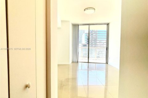 Condominio en alquiler en Miami, Florida, 2 dormitorios, 116.59 m2 № 2030936 - foto 28