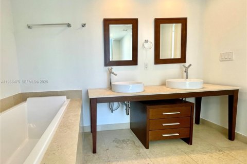Condominio en alquiler en Miami, Florida, 2 dormitorios, 116.59 m2 № 2030936 - foto 22