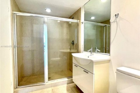 Condominio en alquiler en Miami, Florida, 2 dormitorios, 116.59 m2 № 2030936 - foto 25