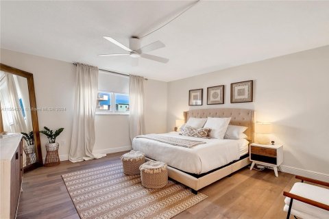 Condo in Hollywood, Florida, 2 bedrooms  № 1867603 - photo 5