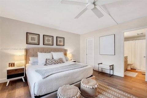 Condo in Hollywood, Florida, 2 bedrooms  № 1867603 - photo 6