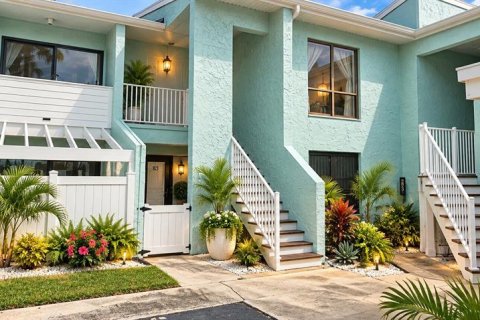Condo à Indian Rocks Beach, Floride, 2 chambres № 2399358