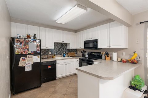 Condo in Gainesville, Florida, 3 bedrooms  № 1631198 - photo 21