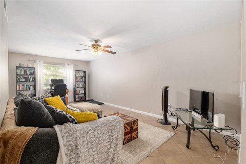 Condo in Gainesville, Florida, 3 bedrooms  № 1631198 - photo 16