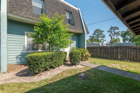 Condo in Gainesville, Florida, 3 bedrooms  № 1631198 - photo 4