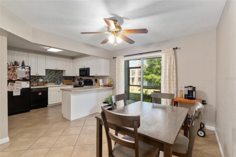 Condo in Gainesville, Florida, 3 bedrooms  № 1631198 - photo 20
