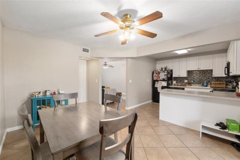 Condo in Gainesville, Florida, 3 bedrooms  № 1631198 - photo 19
