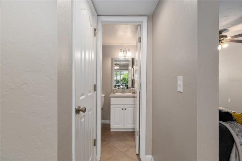 Condo in Gainesville, Florida, 3 bedrooms  № 1631198 - photo 28