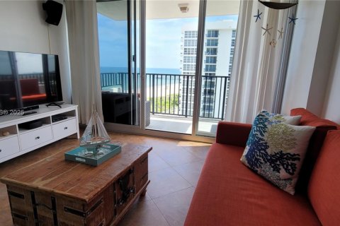 Снять в аренду кондоминиум в Помпано-Бич, Флорида 2 спальни, 97.55м2, № 1964824 - фото 10