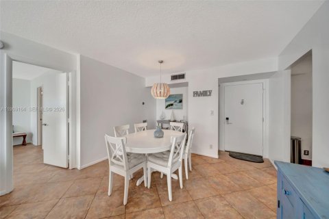 Снять в аренду кондоминиум в Помпано-Бич, Флорида 2 спальни, 97.55м2, № 1964824 - фото 29