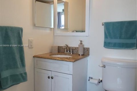 Снять в аренду кондоминиум в Помпано-Бич, Флорида 2 спальни, 97.55м2, № 1964824 - фото 24