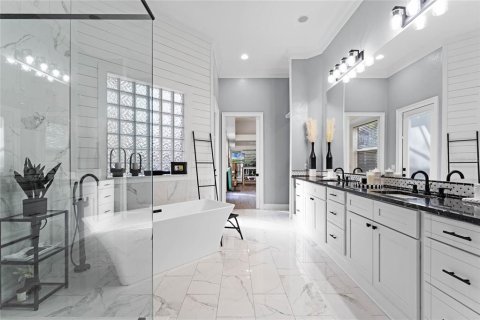 House in Lake Mary, Florida 5 bedrooms, 599.31 sq.m. № 1582016 - photo 14