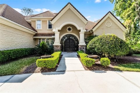 House in Lake Mary, Florida 5 bedrooms, 599.31 sq.m. № 1582016 - photo 1