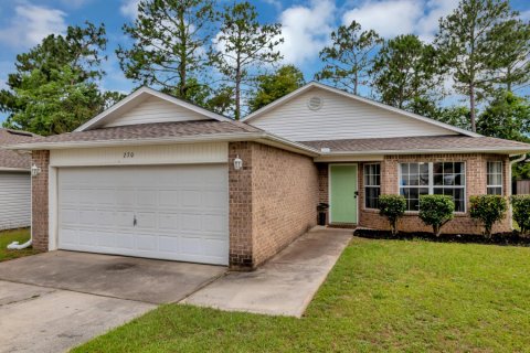 Casa en venta en Crestview, Florida, 3 dormitorios, 151.34 m2 № 561638 - foto 1
