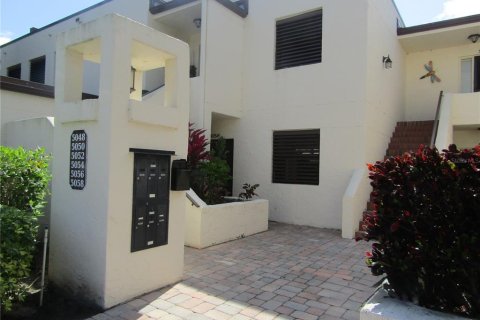 Condominio en alquiler en Sarasota, Florida, 3 dormitorios, 134.99 m2 № 1824774 - foto 1
