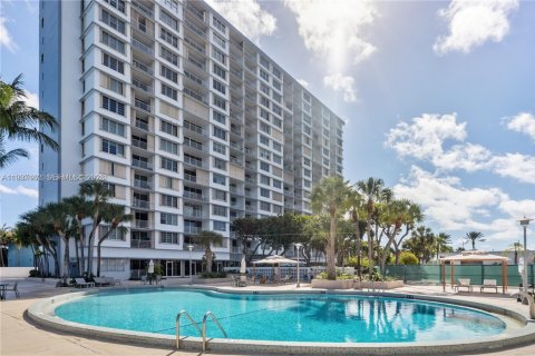 Купить кондоминиум в Майами, Флорида 2 спальни, 140.19м2, № 1995333 - фото 16