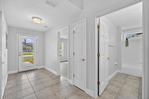 House in Ormond Beach, Florida 3 bedrooms, 158.77 sq.m. № 2206598 - photo 25