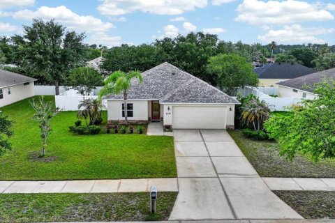 House in Ormond Beach, Florida 3 bedrooms, 158.77 sq.m. № 2206598 - photo 2