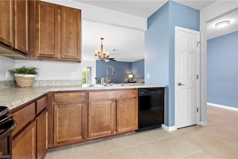 Villa ou maison à vendre à Cape Coral, Floride: 3 chambres, 162.3 m2 № 1913585 - photo 6