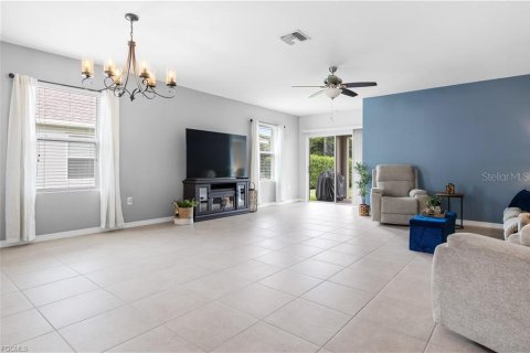 Villa ou maison à vendre à Cape Coral, Floride: 3 chambres, 162.3 m2 № 1913585 - photo 10