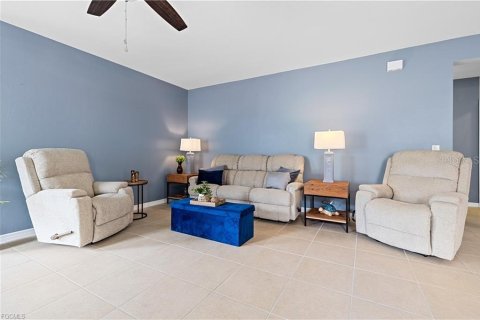 Villa ou maison à vendre à Cape Coral, Floride: 3 chambres, 162.3 m2 № 1913585 - photo 13