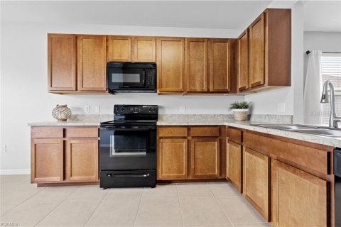 Villa ou maison à vendre à Cape Coral, Floride: 3 chambres, 162.3 m2 № 1913585 - photo 5