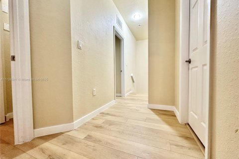 Copropriété à vendre à Doral, Floride: 3 chambres, 116.69 m2 № 1939744 - photo 29