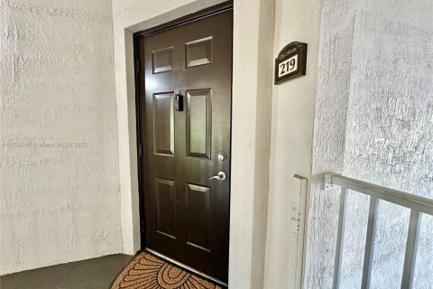 Copropriété à vendre à Doral, Floride: 3 chambres, 116.69 m2 № 1939744 - photo 4