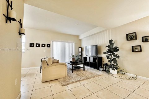 Copropriété à vendre à Doral, Floride: 3 chambres, 116.69 m2 № 1939744 - photo 7