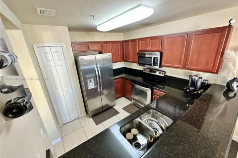 Copropriété à vendre à Doral, Floride: 3 chambres, 116.69 m2 № 1939744 - photo 16