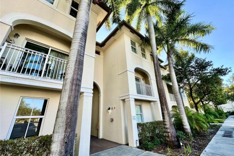 Copropriété à vendre à Doral, Floride: 3 chambres, 116.69 m2 № 1939744 - photo 1