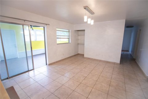 Купить виллу или дом в Саут-Дайтона, Флорида 9 комнат, 127.09м2, № 2216881 - фото 27
