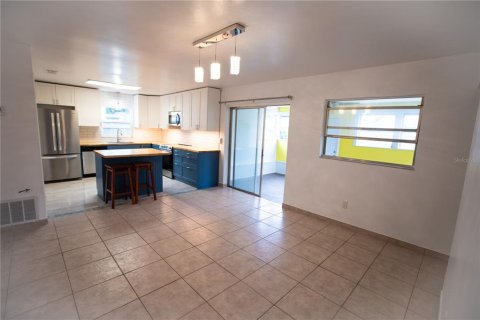 Купить виллу или дом в Саут-Дайтона, Флорида 9 комнат, 127.09м2, № 2216881 - фото 10