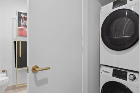 Condominio en alquiler en Miami, Florida, 3 habitaciones, 44.5 m2 № 2183225 - foto 11