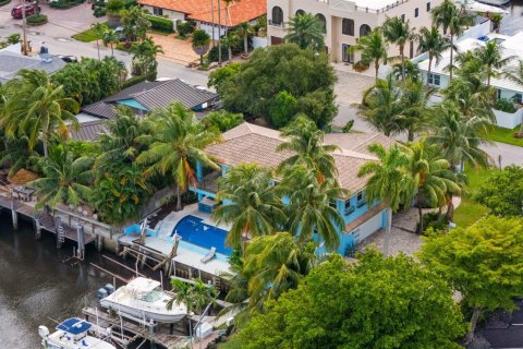 House in Hypoluxo, Florida 5 bedrooms, 269.97 sq.m. № 2242344 - photo 25