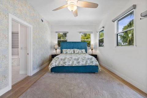 House in Hypoluxo, Florida 5 bedrooms, 269.97 sq.m. № 2242344 - photo 16