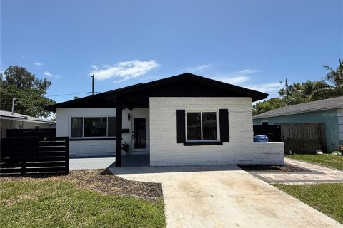 Casa en Saint Petersburg, Florida 3 dormitorios, 131.55 m2 № 2101949