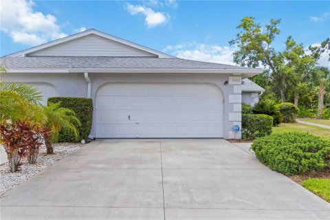 House in Sarasota, Florida 2 bedrooms, 113.25 sq.m. № 1903167 - photo 4