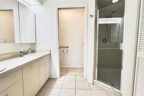House in Sarasota, Florida 2 bedrooms, 113.25 sq.m. № 1903167 - photo 17