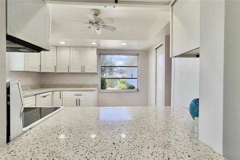House in Sarasota, Florida 2 bedrooms, 113.25 sq.m. № 1903167 - photo 10