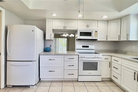 House in Sarasota, Florida 2 bedrooms, 113.25 sq.m. № 1903167 - photo 8