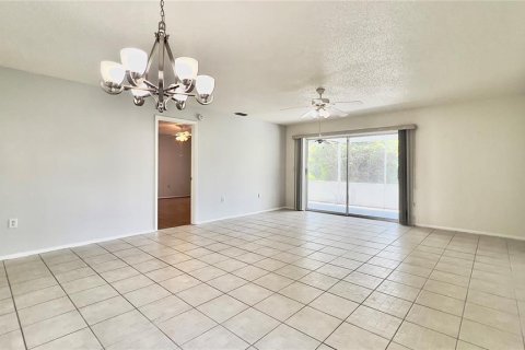 House in Sarasota, Florida 2 bedrooms, 113.25 sq.m. № 1903167 - photo 12