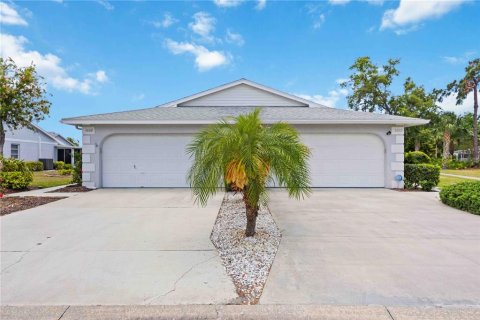 House in Sarasota, Florida 2 bedrooms, 113.25 sq.m. № 1903167 - photo 3