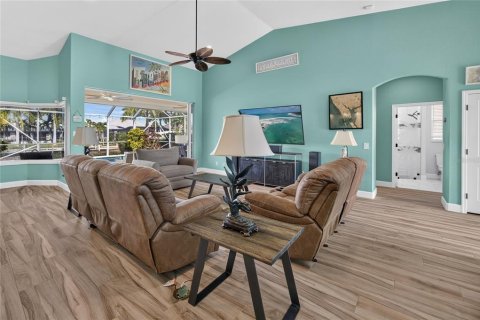 Villa ou maison à vendre à Punta Gorda, Floride: 3 chambres, 194.26 m2 № 2339780 - photo 10