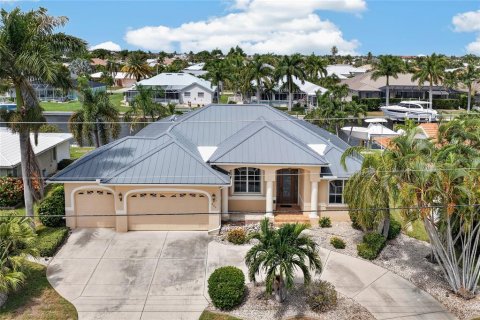 Villa ou maison à vendre à Punta Gorda, Floride: 3 chambres, 194.26 m2 № 2339780 - photo 4