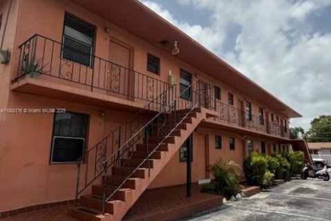 Commercial property in Miami, Florida 460.05 sq.m. № 1932390 - photo 2